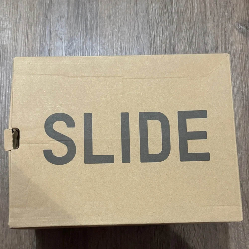 Adidas Yeezy Slide in Resin Tone